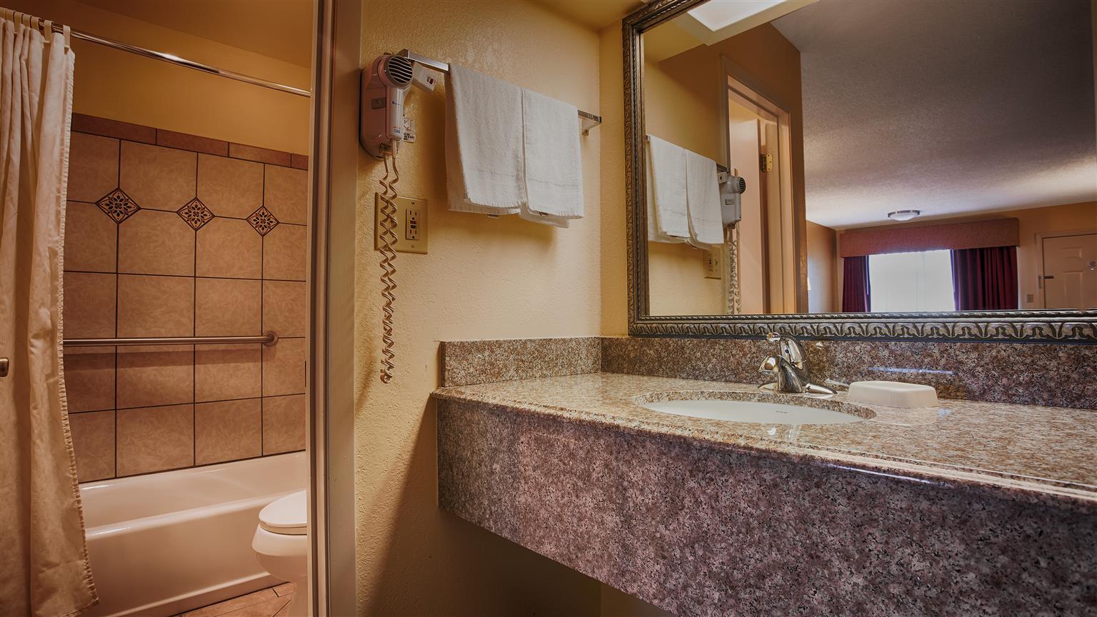Best Western Coleman Inn Екстериор снимка