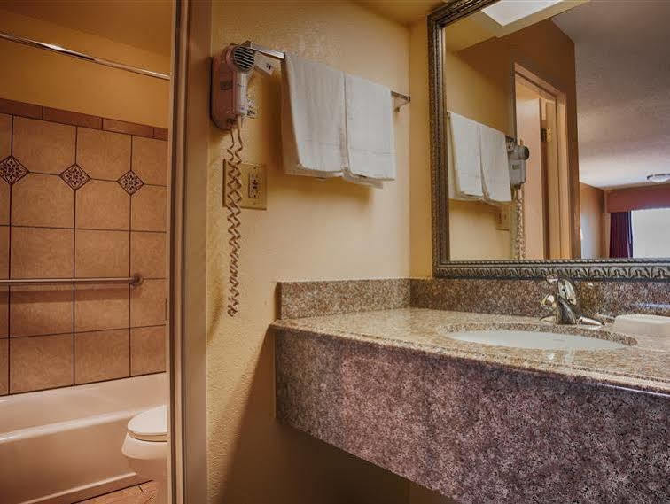 Best Western Coleman Inn Екстериор снимка